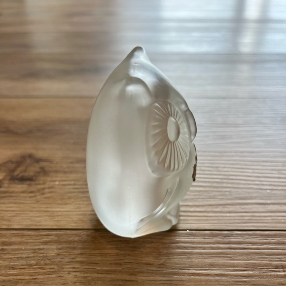 Fenton Art Glass Frosted Owl Paperweight - Picture 2 of 7